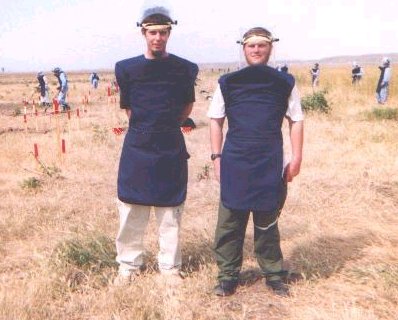 demining02.jpg (32207 bytes)