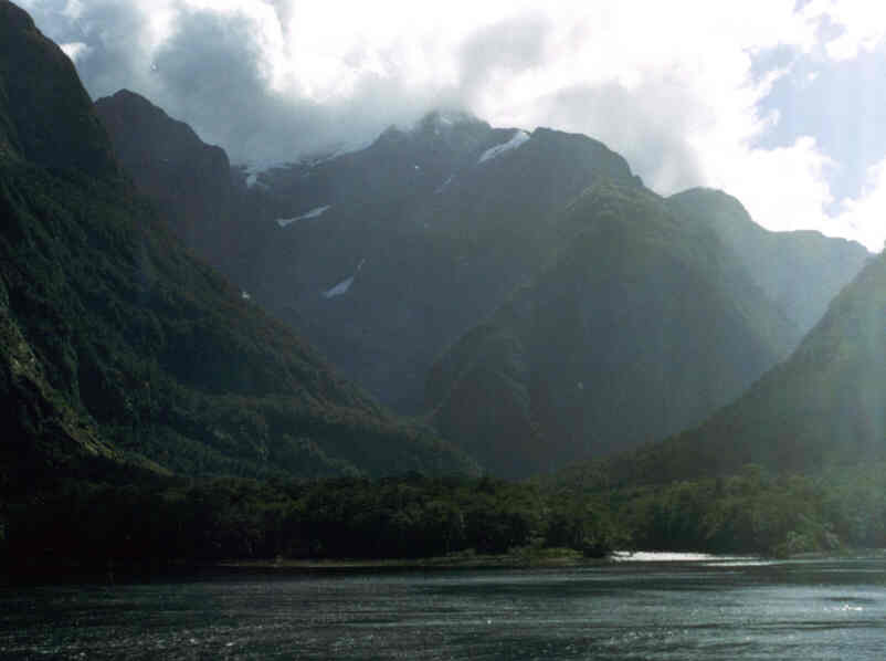 Milford1.jpg (25860 bytes)